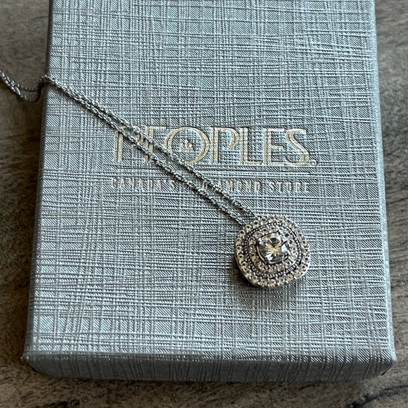 Stunning 925 Sterling silver necklace with CZ - Picture 4 of 6